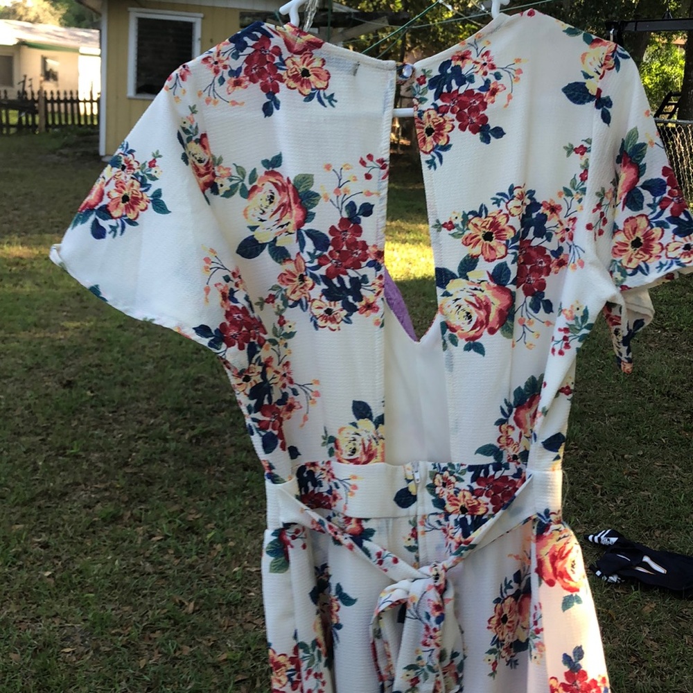 Floral romper - Picture 6 of 8